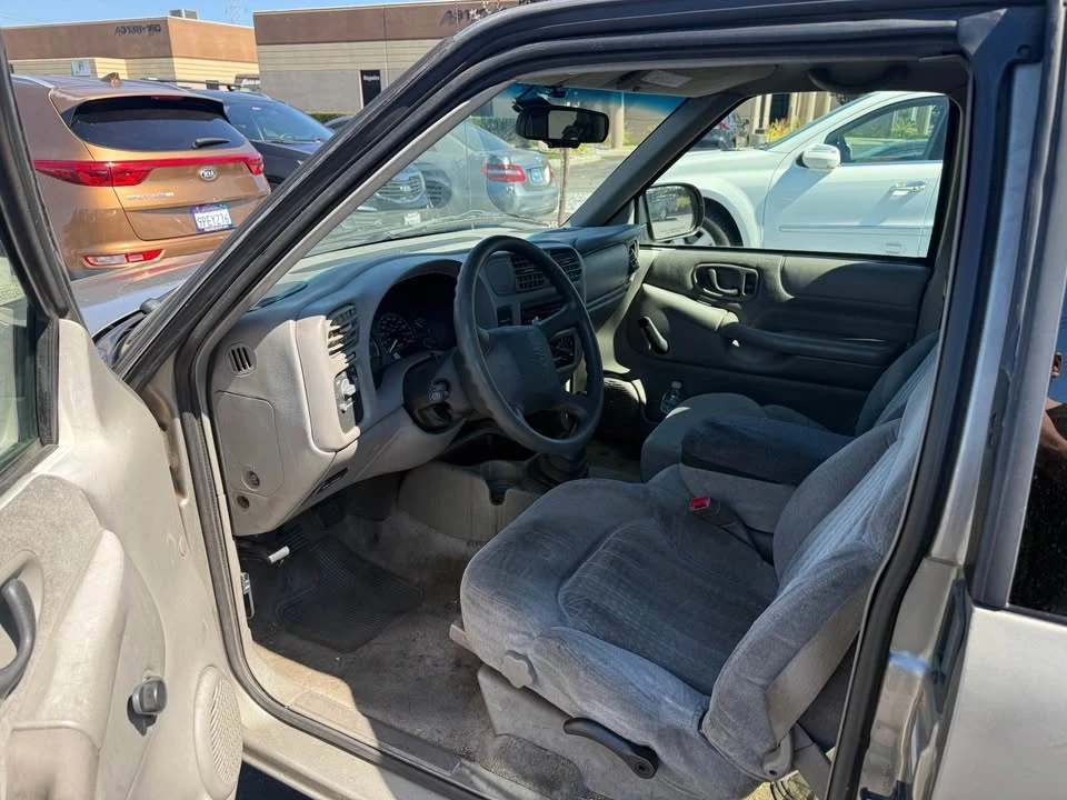 1999 Chevrolet S-10 - Image 6 of 12