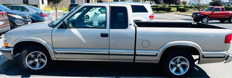 1999 Chevrolet S-10 - Image 3 of 12
