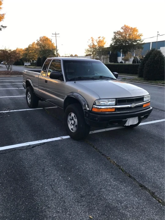 1999 Chevrolet S-10 - Image 3 of 14