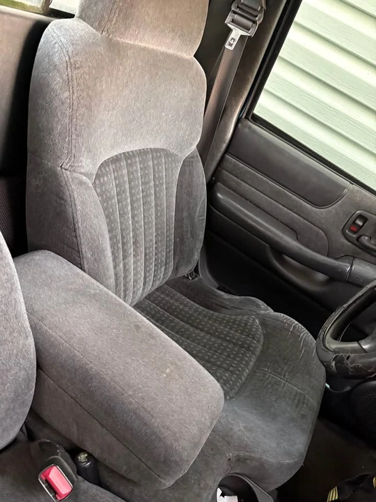 1999 Chevrolet S-10 - Image 13 of 17