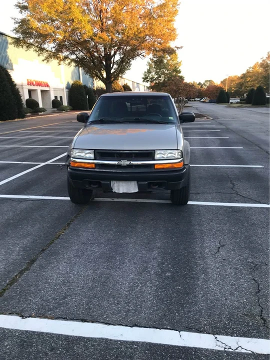 1999 Chevrolet S-10 - Image 2 of 14