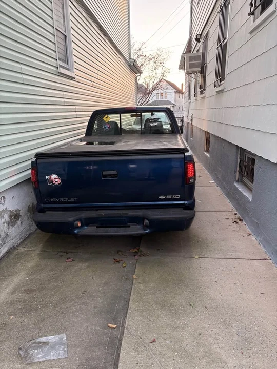 1999 Chevrolet S-10 - Image 8 of 17