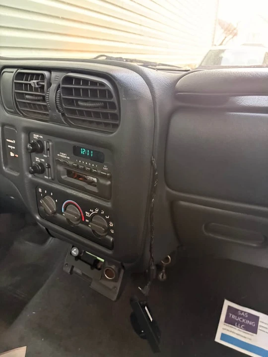 1999 Chevrolet S-10 - Image 15 of 17