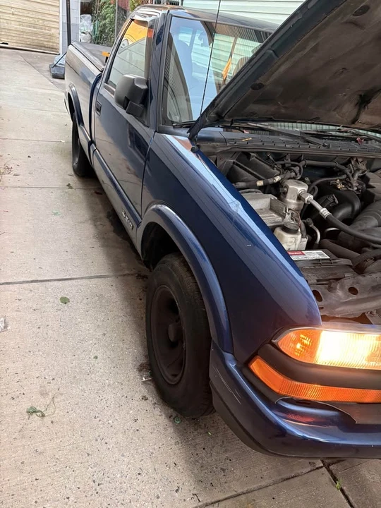 1999 Chevrolet S-10 - Image 5 of 17