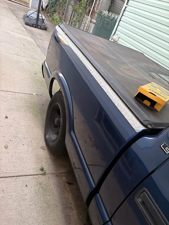 1999 Chevrolet S-10 - Image 7 of 17
