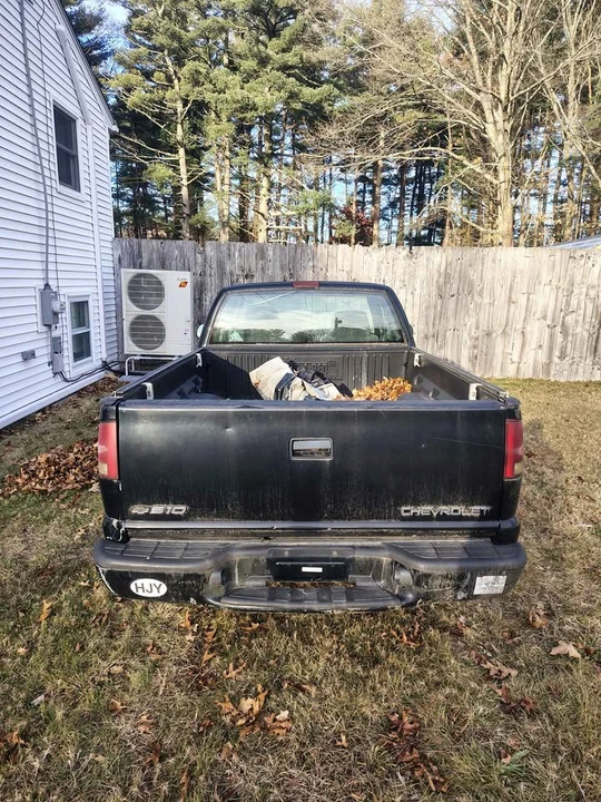 1999 Chevrolet S-10 - Image 2 of 3