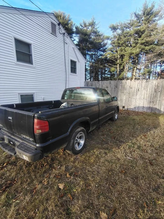 1999 Chevrolet S-10 - Image 3 of 3