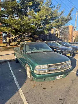 1999 Chevrolet S-10 LS Pickup