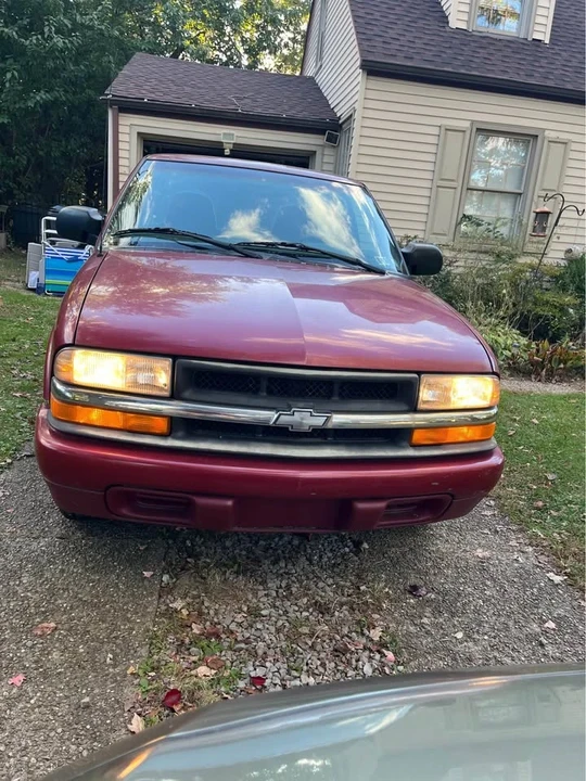 1999 Chevrolet S-10 - Image 4 of 8