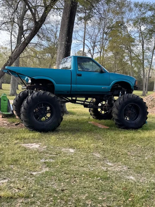 1999 Chevrolet S-10 - Image 2 of 2