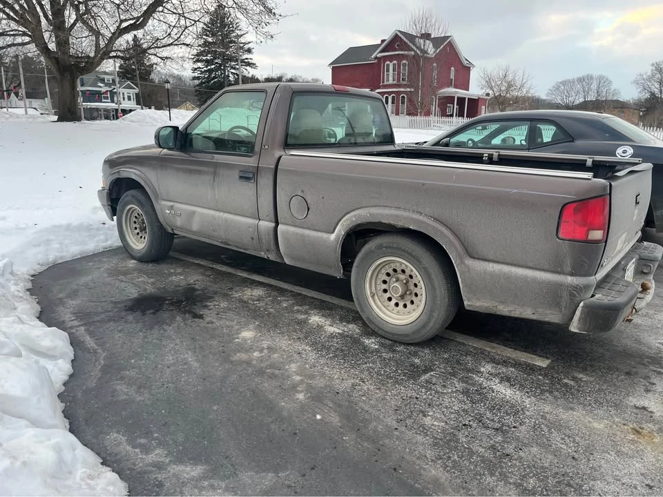 1999 Chevrolet S-10 - Image 2 of 7