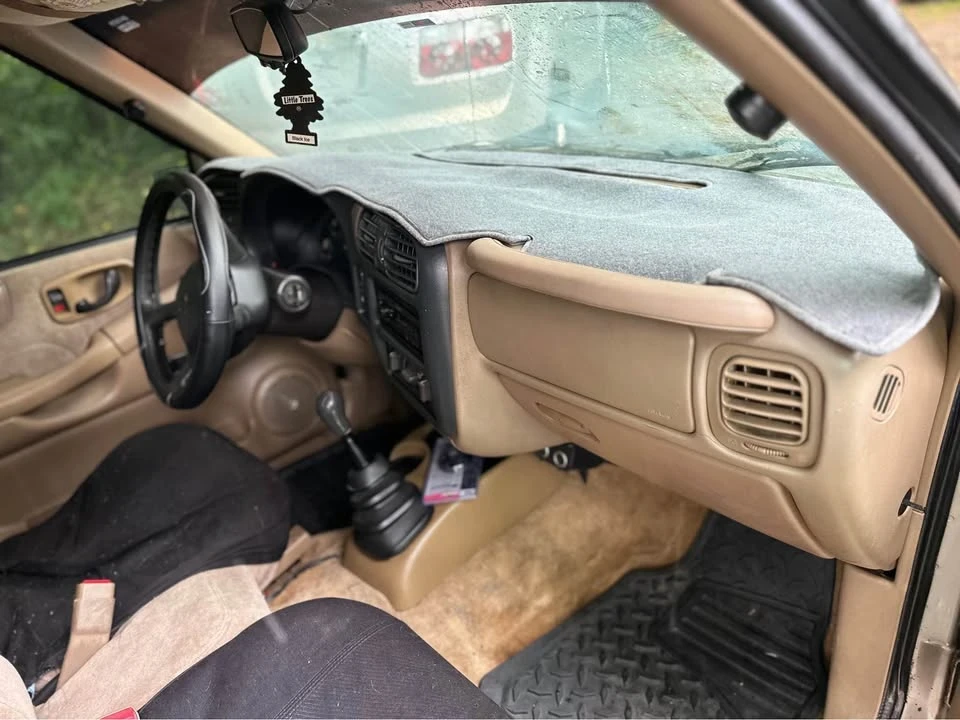 1999 Chevrolet S-10 - Image 5 of 14