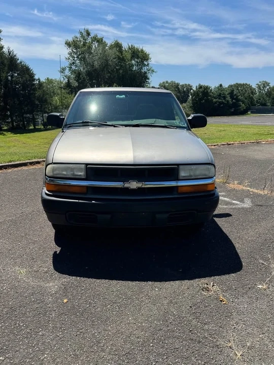 1999 Chevrolet S-10 - Image 2 of 12