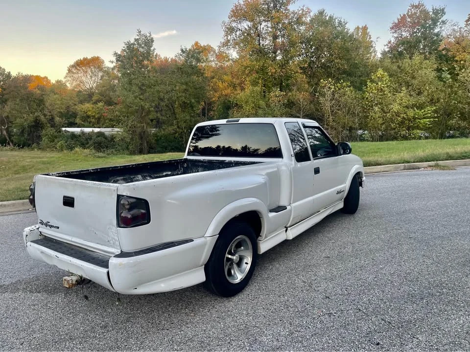 1999 Chevrolet S-10 - Image 2 of 4