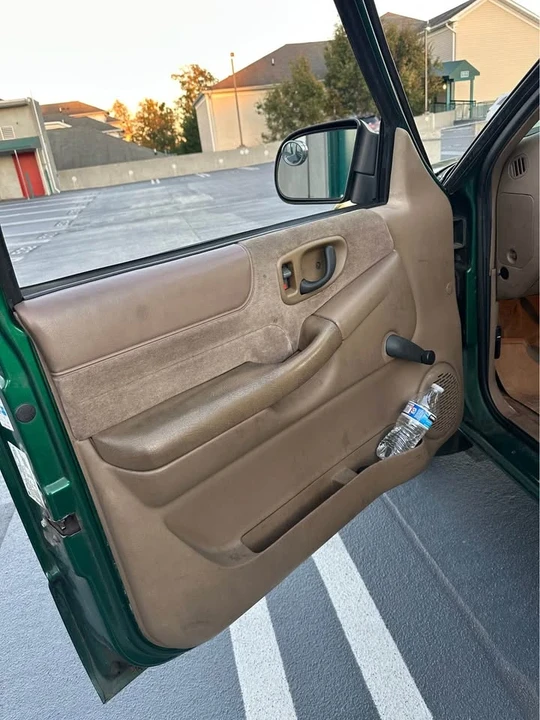 1999 Chevrolet S-10 - Image 6 of 12