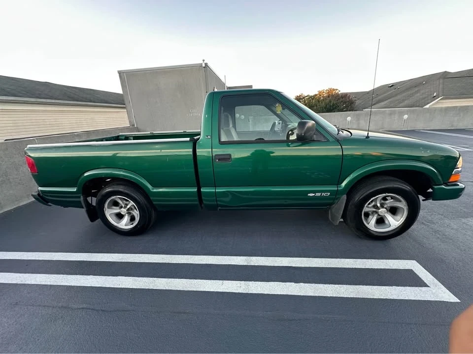 1999 Chevrolet S-10 - Image 2 of 12