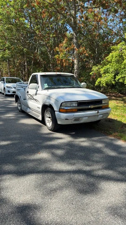 1999 Chevrolet S-10 - Image 3 of 10