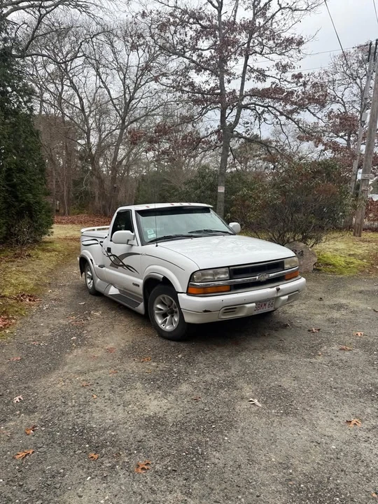 1999 Chevrolet S-10 - Image 2 of 10