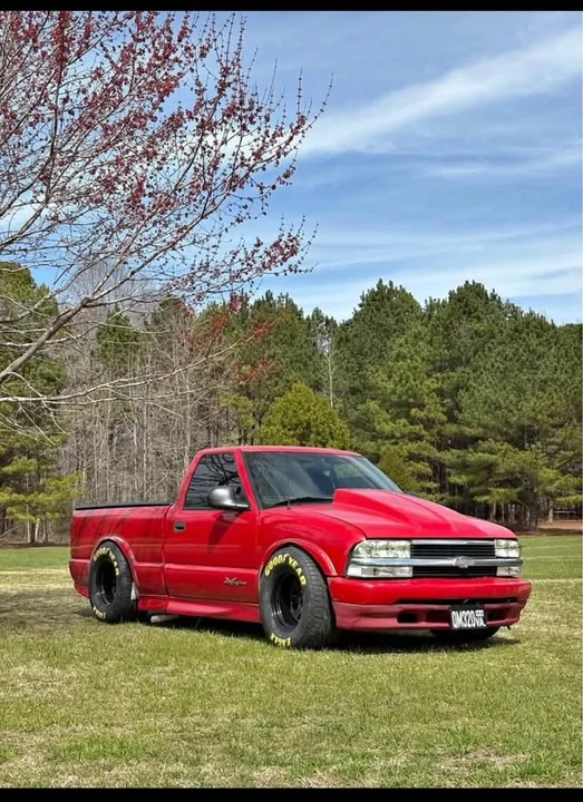 1999 Chevrolet S-10 - Image 2 of 11