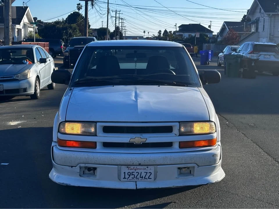 1999 Chevrolet S-10 - Image 3 of 17