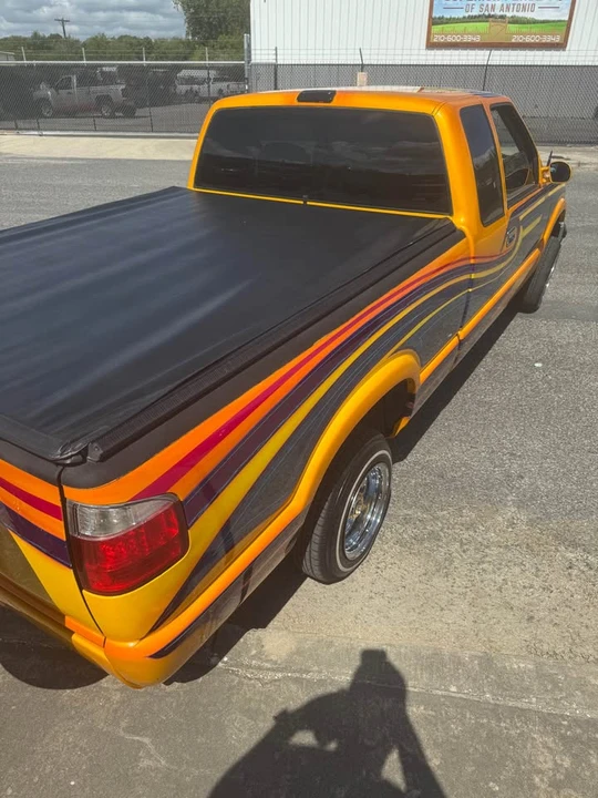 1999 Chevrolet S-10 - Image 2 of 13