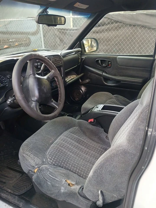 1999 Chevrolet S-10 - Image 6 of 7