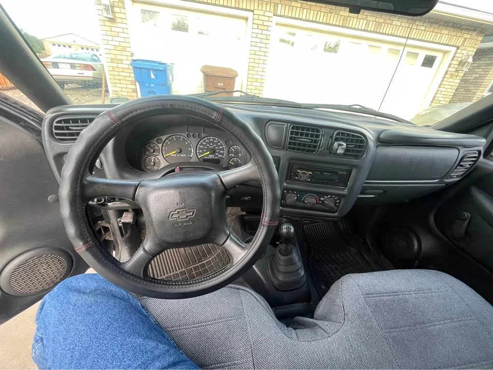 1999 Chevrolet S-10 - Image 2 of 4