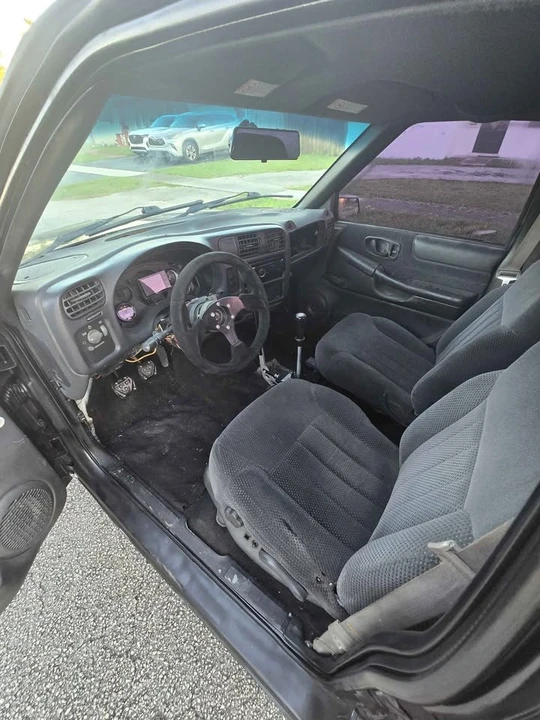 1999 Chevrolet S-10 - Image 10 of 11