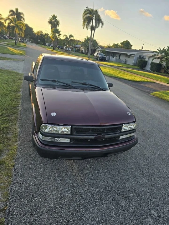 1999 Chevrolet S-10 - Image 4 of 11