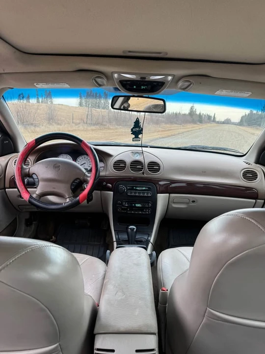 1999 Chrysler 300 - Image 10 of 12
