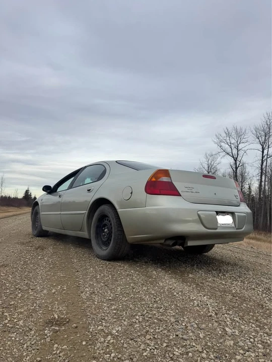 1999 Chrysler 300 - Image 4 of 12