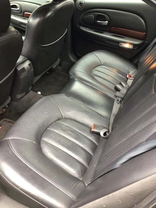 1999 Chrysler 300 - Image 7 of 7