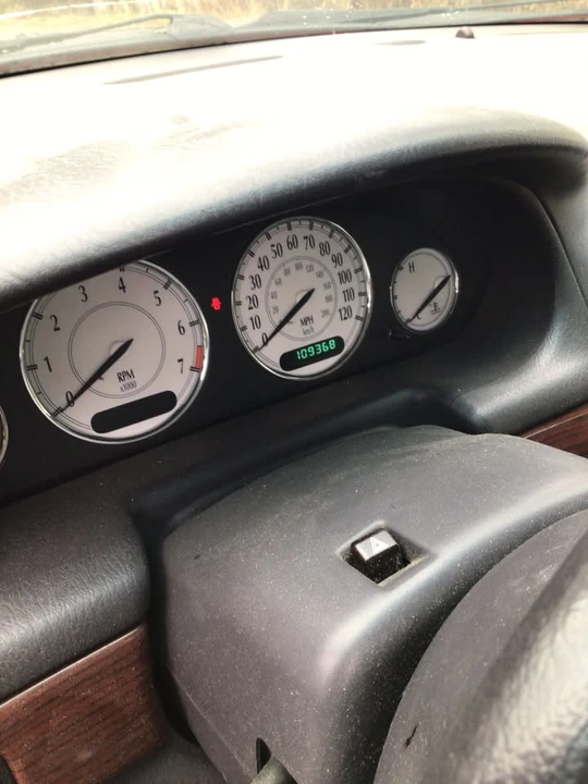 1999 Chrysler 300 - Image 3 of 7