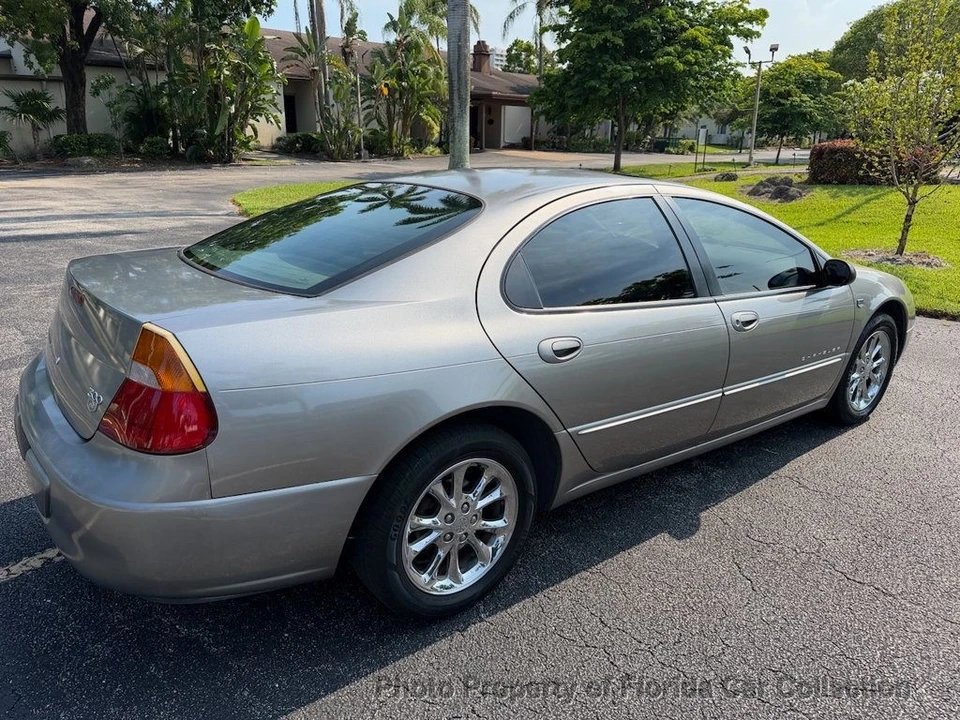 1999 Chrysler 300 - Image 4 of 12