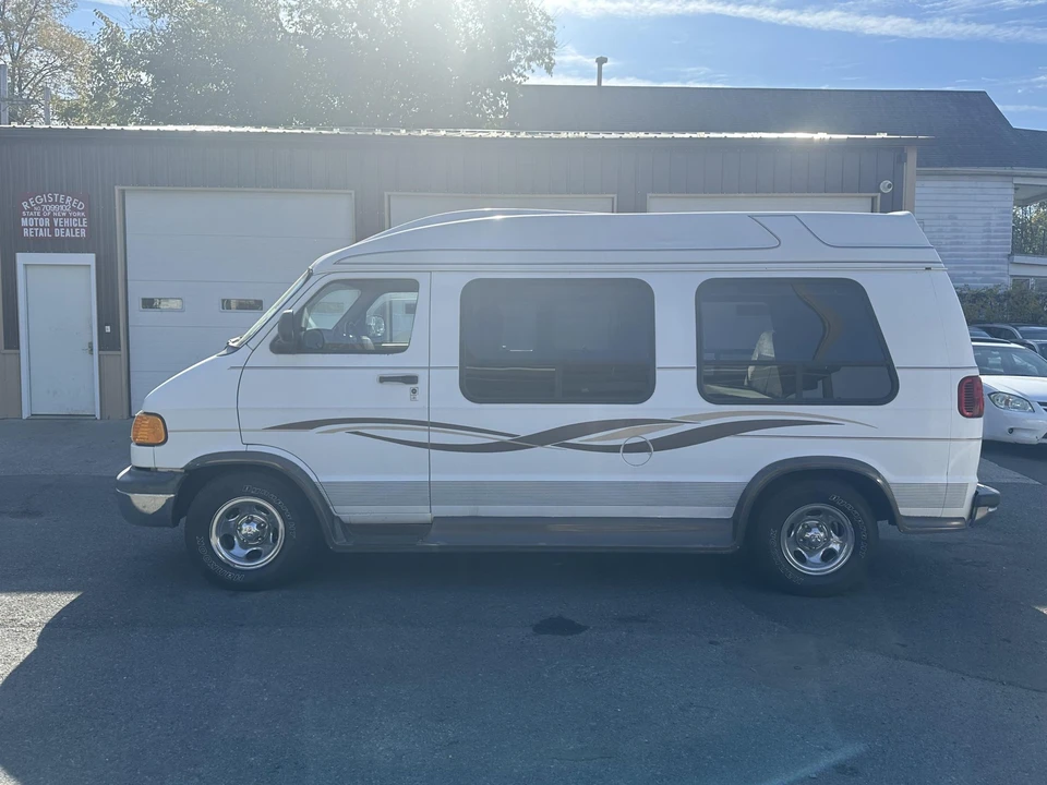 1999 Dodge Ram Van - Image 17 of 31
