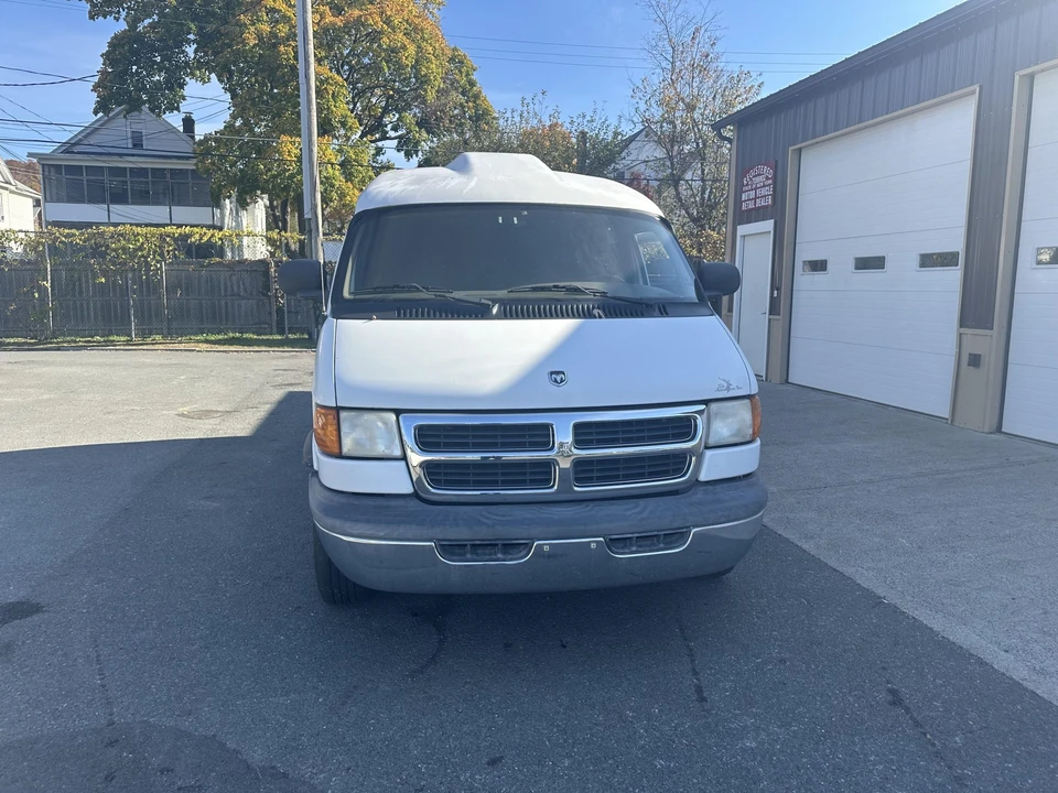 1999 Dodge Ram Van - Image 6 of 31