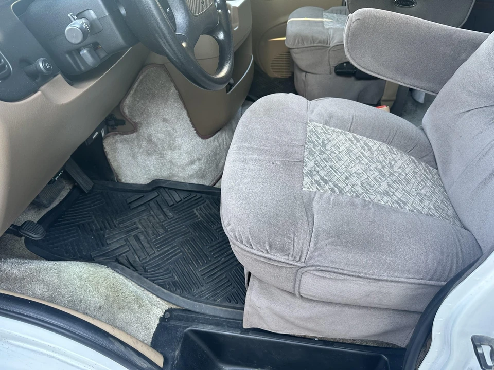 1999 Dodge Ram Van - Image 31 of 31