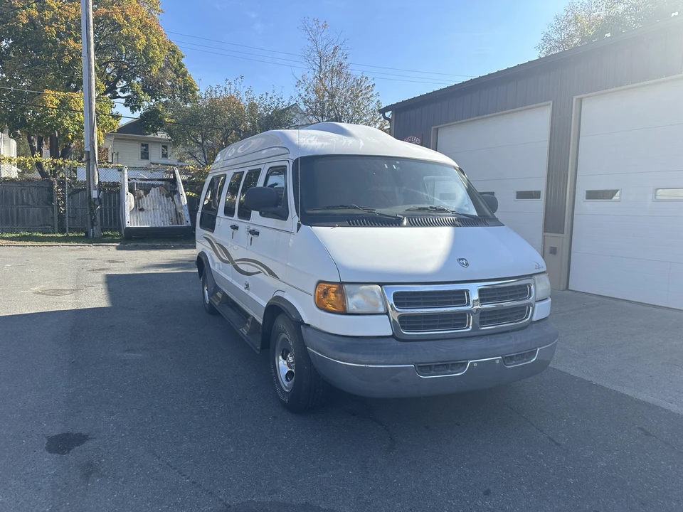 1999 Dodge Ram Van - Image 7 of 31