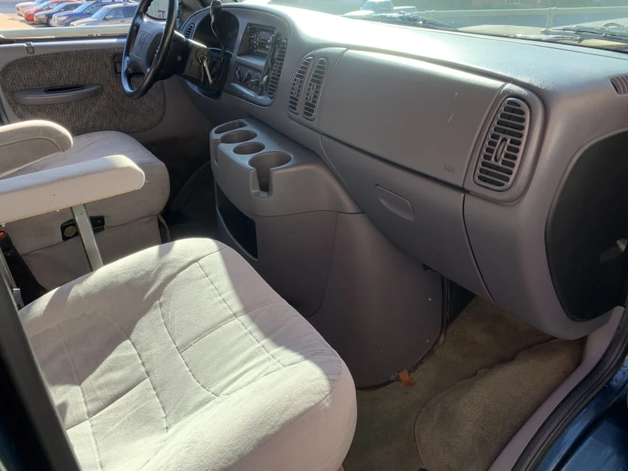 1999 Dodge Ram Van - Image 5 of 8