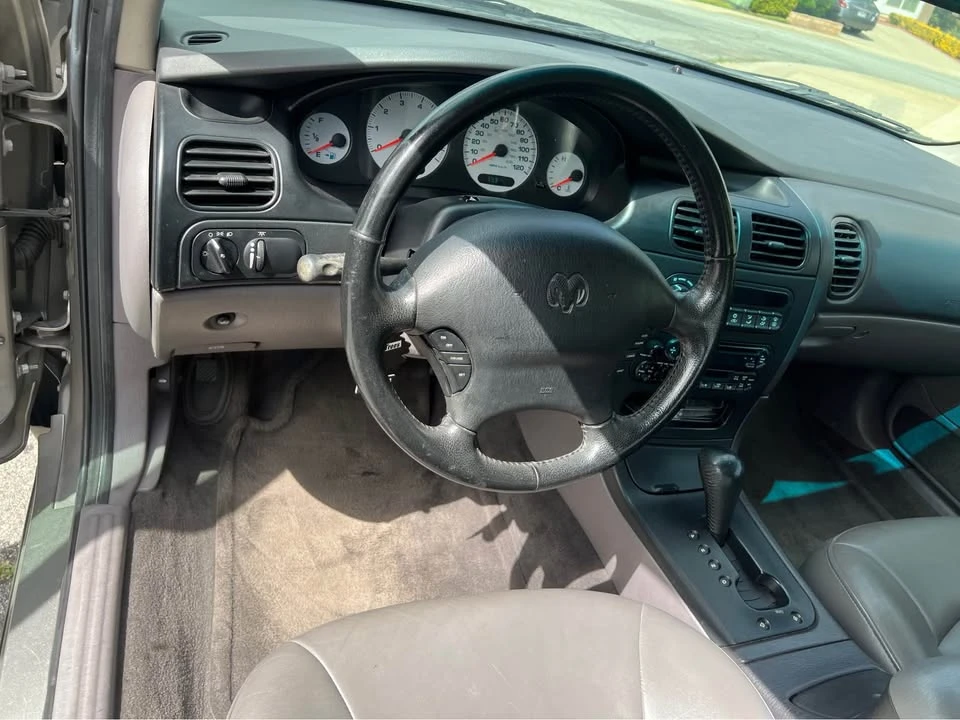 1999 Dodge Intrepid - Image 9 of 9