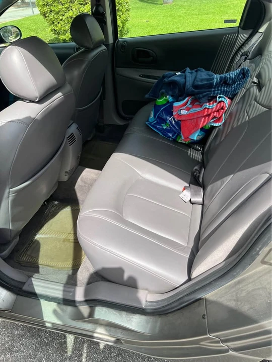 1999 Dodge Intrepid - Image 8 of 9