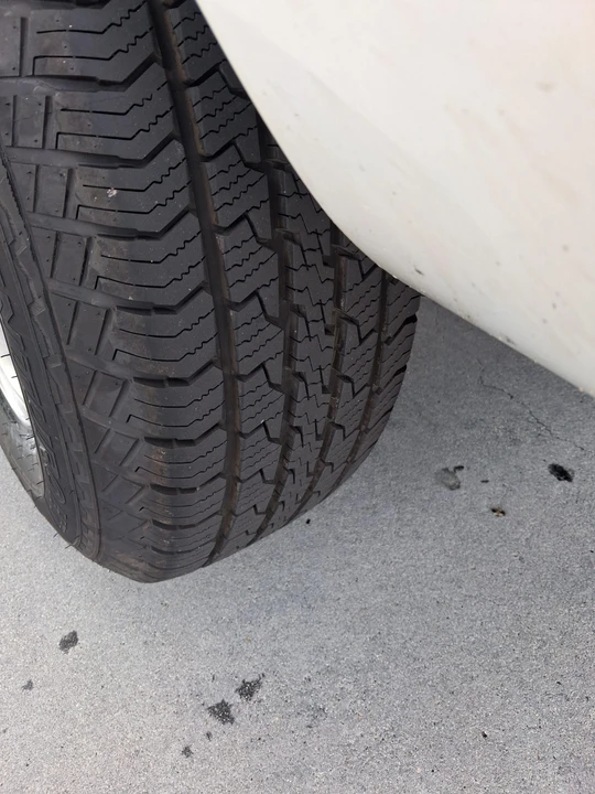 1999 Dodge Ram Van - Image 14 of 31