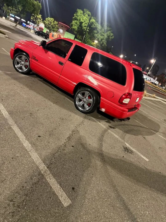 1999 Dodge Ramcharger - Image 2 of 6