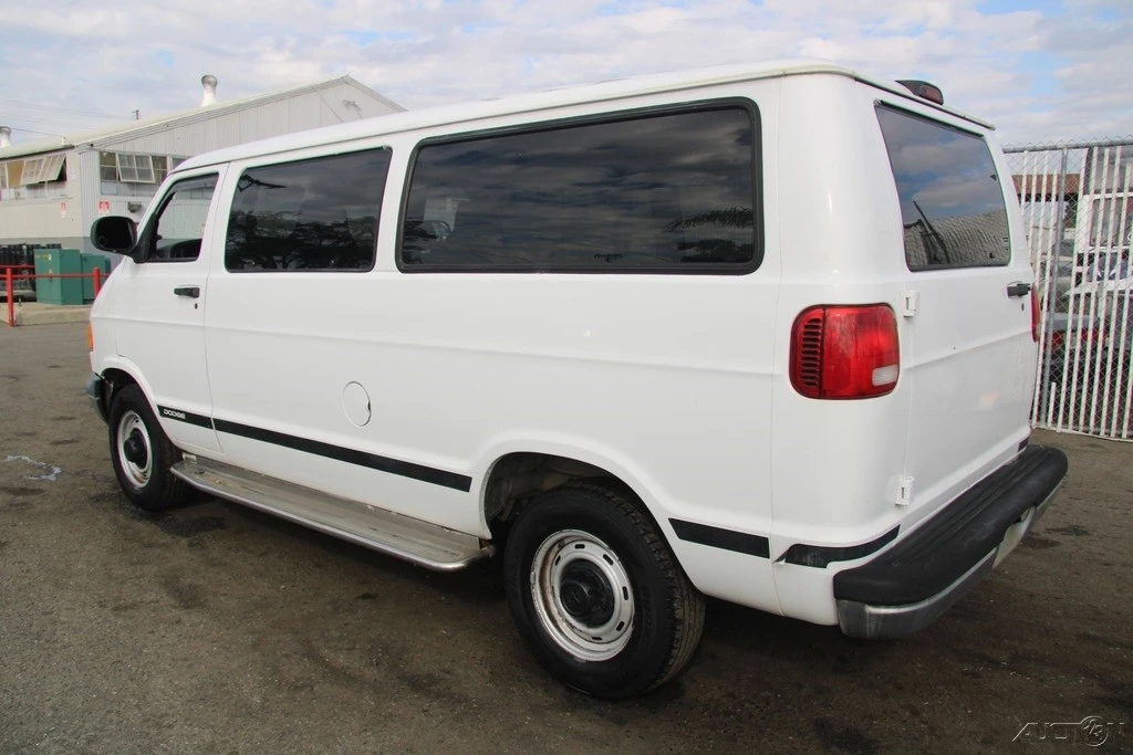 1999 Dodge Ram Van - Image 4 of 21