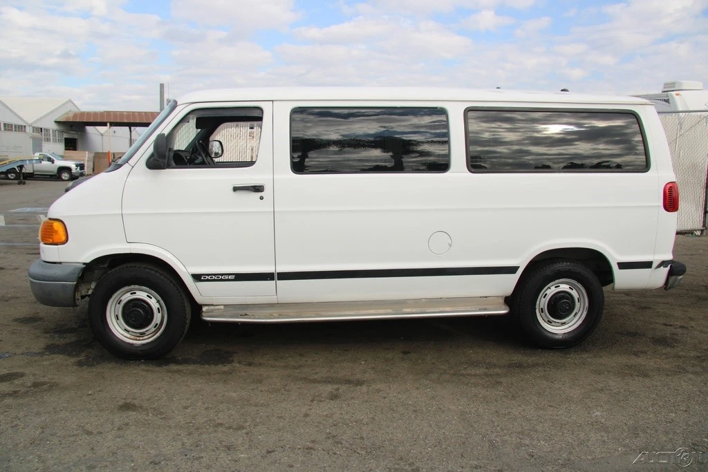 1999 Dodge Ram Van - Image 3 of 21