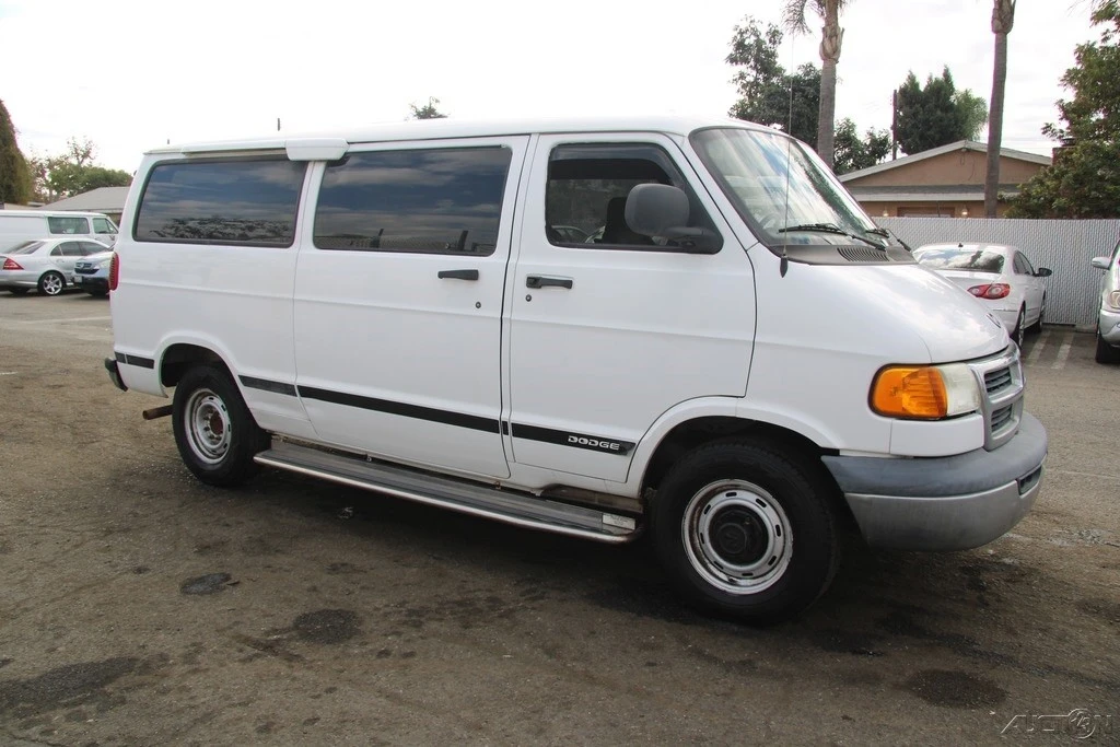 1999 Dodge Ram Van - Image 7 of 21