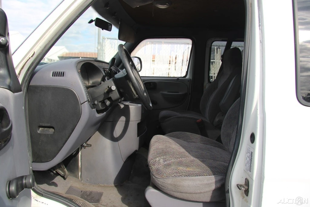 1999 Dodge Ram Van - Image 12 of 21