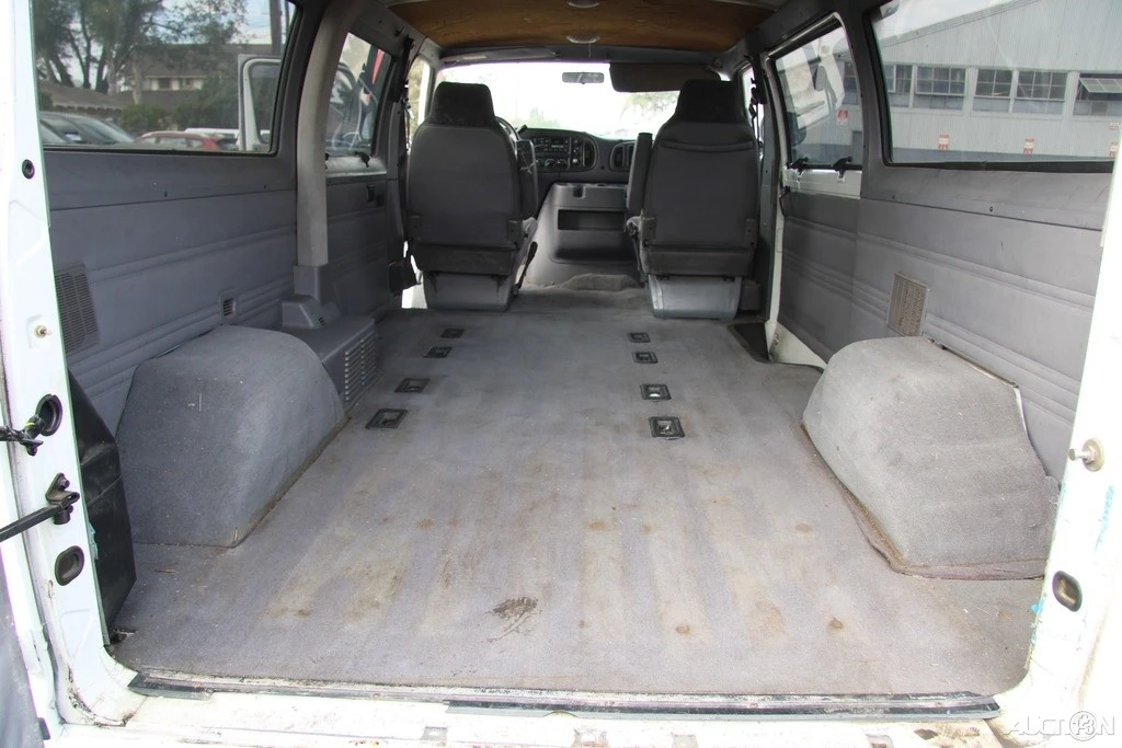 1999 Dodge Ram Van - Image 18 of 21