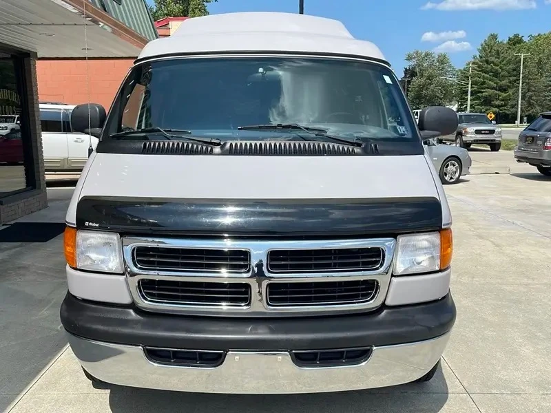 1999 Dodge Ram Van - Image 5 of 31