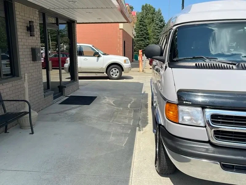 1999 Dodge Ram Van - Image 6 of 31